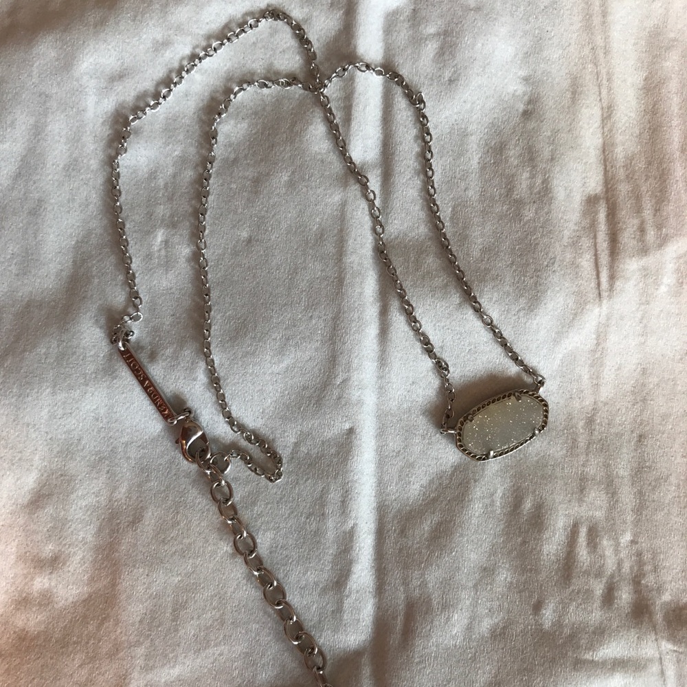 Kendra Scott necklace